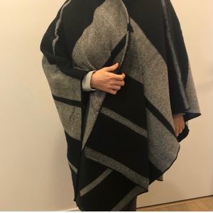 Zara poncho/shawl